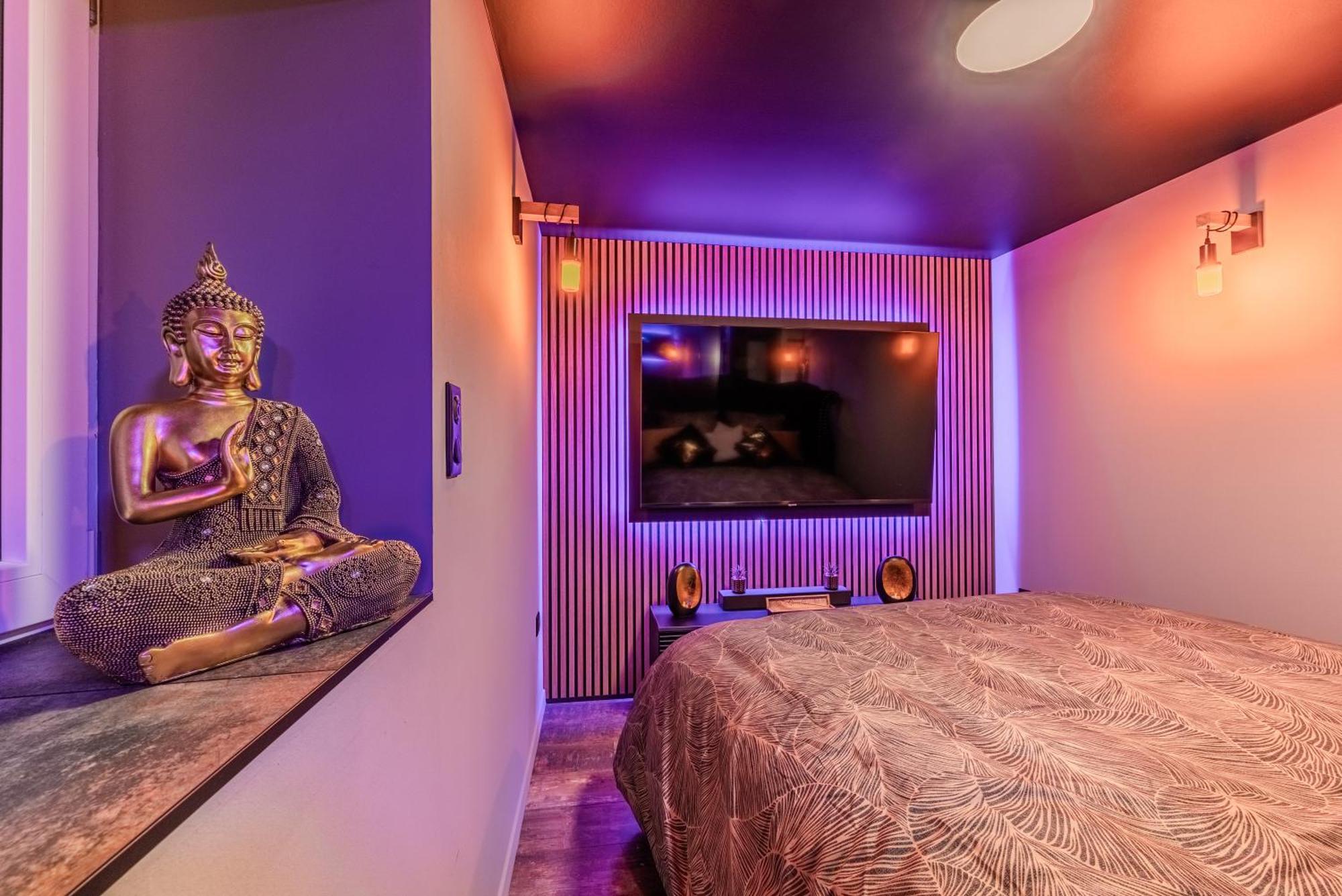 Love Room And Luxe Sous Les Colombages D'Alsace Drusenheim Exterior photo