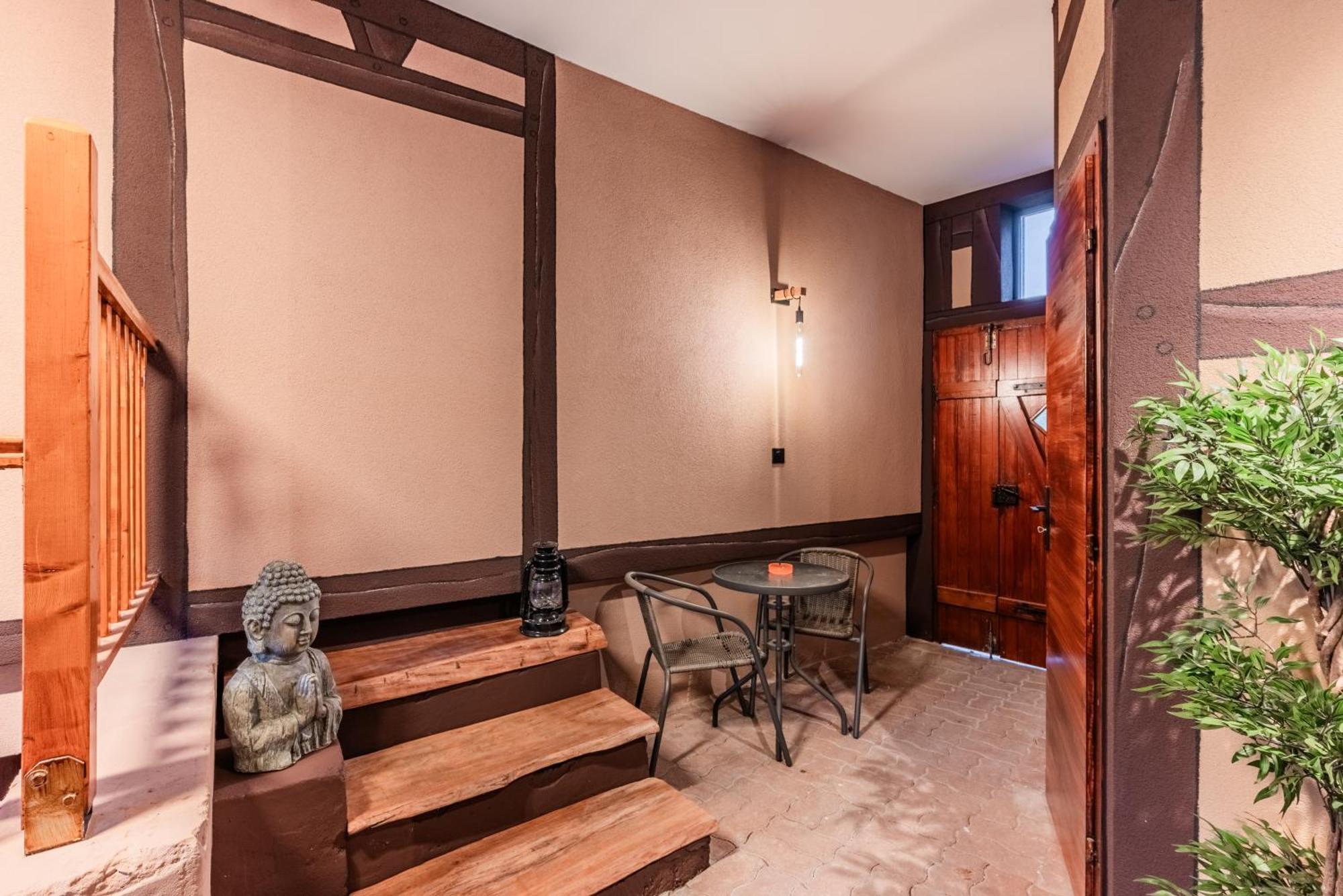 Love Room And Luxe Sous Les Colombages D'Alsace Drusenheim Exterior photo