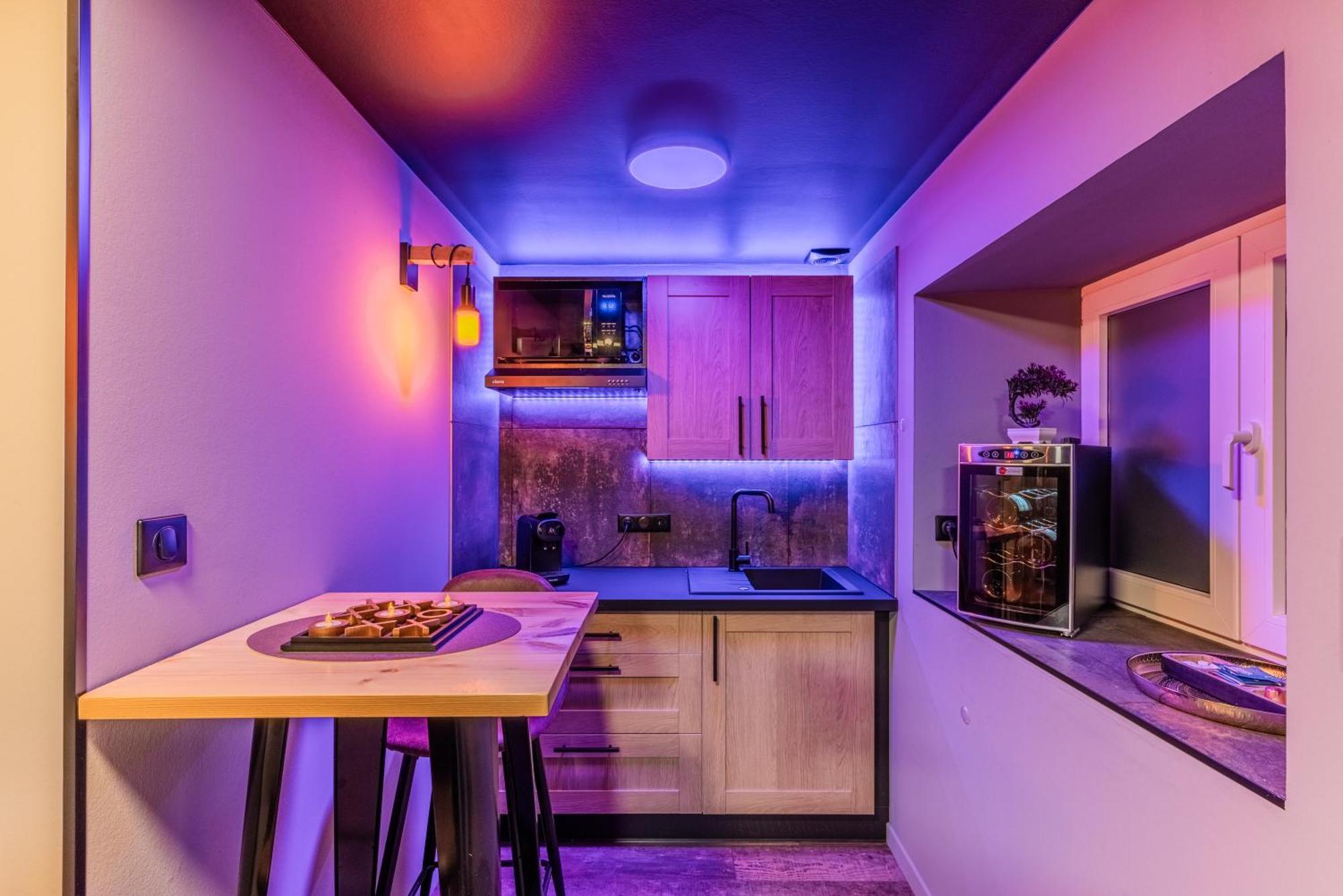 Love Room And Luxe Sous Les Colombages D'Alsace Drusenheim Exterior photo