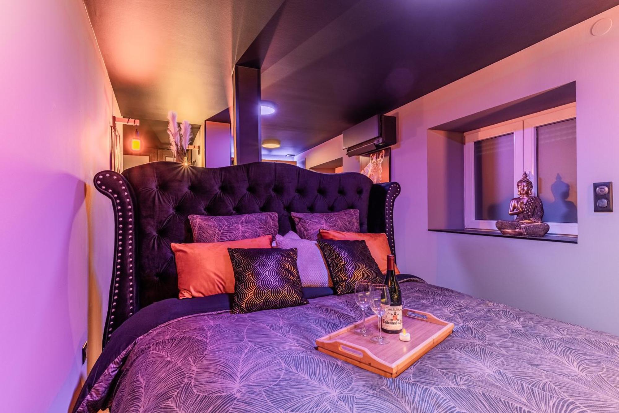 Love Room And Luxe Sous Les Colombages D'Alsace Drusenheim Exterior photo