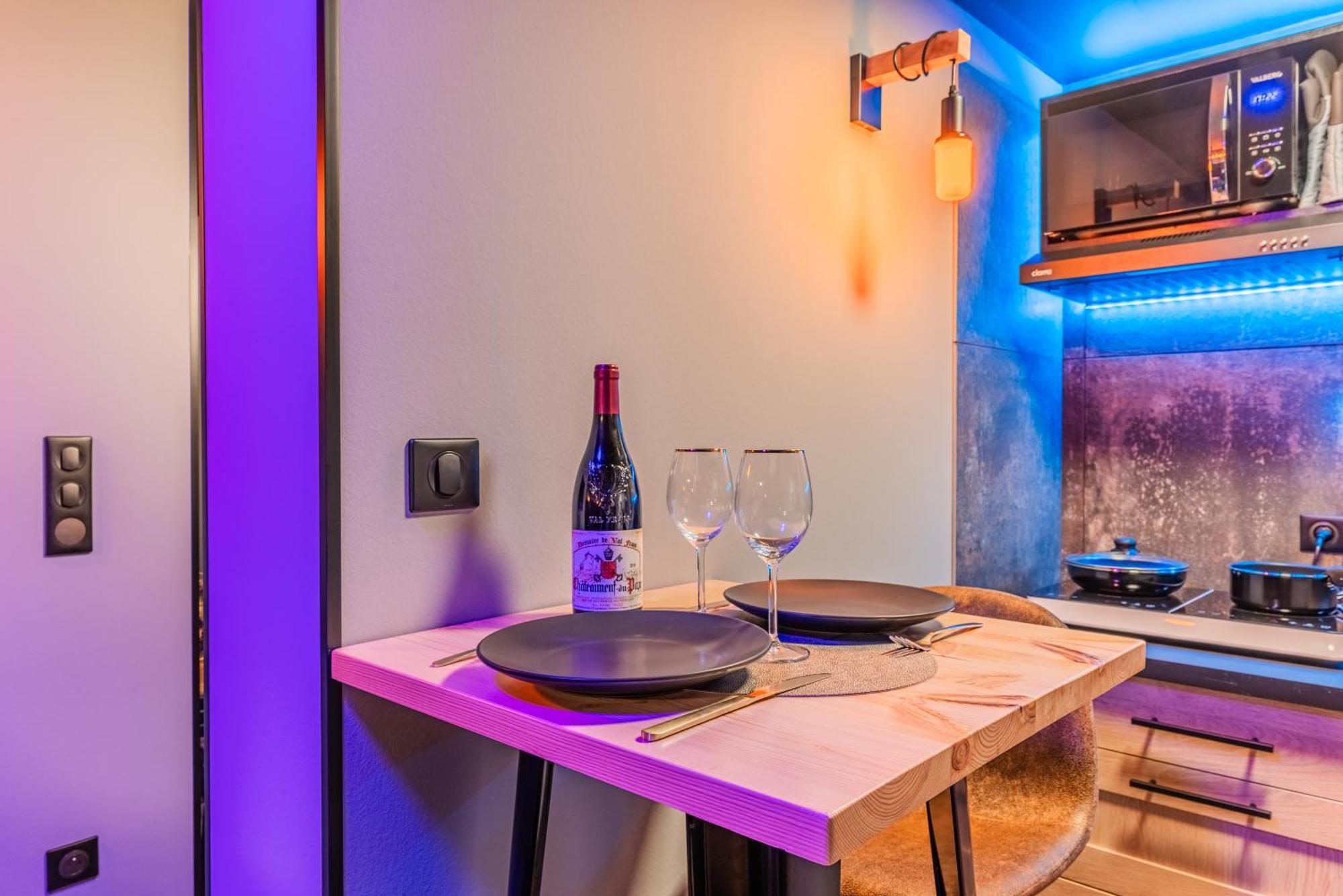 Love Room And Luxe Sous Les Colombages D'Alsace Drusenheim Exterior photo