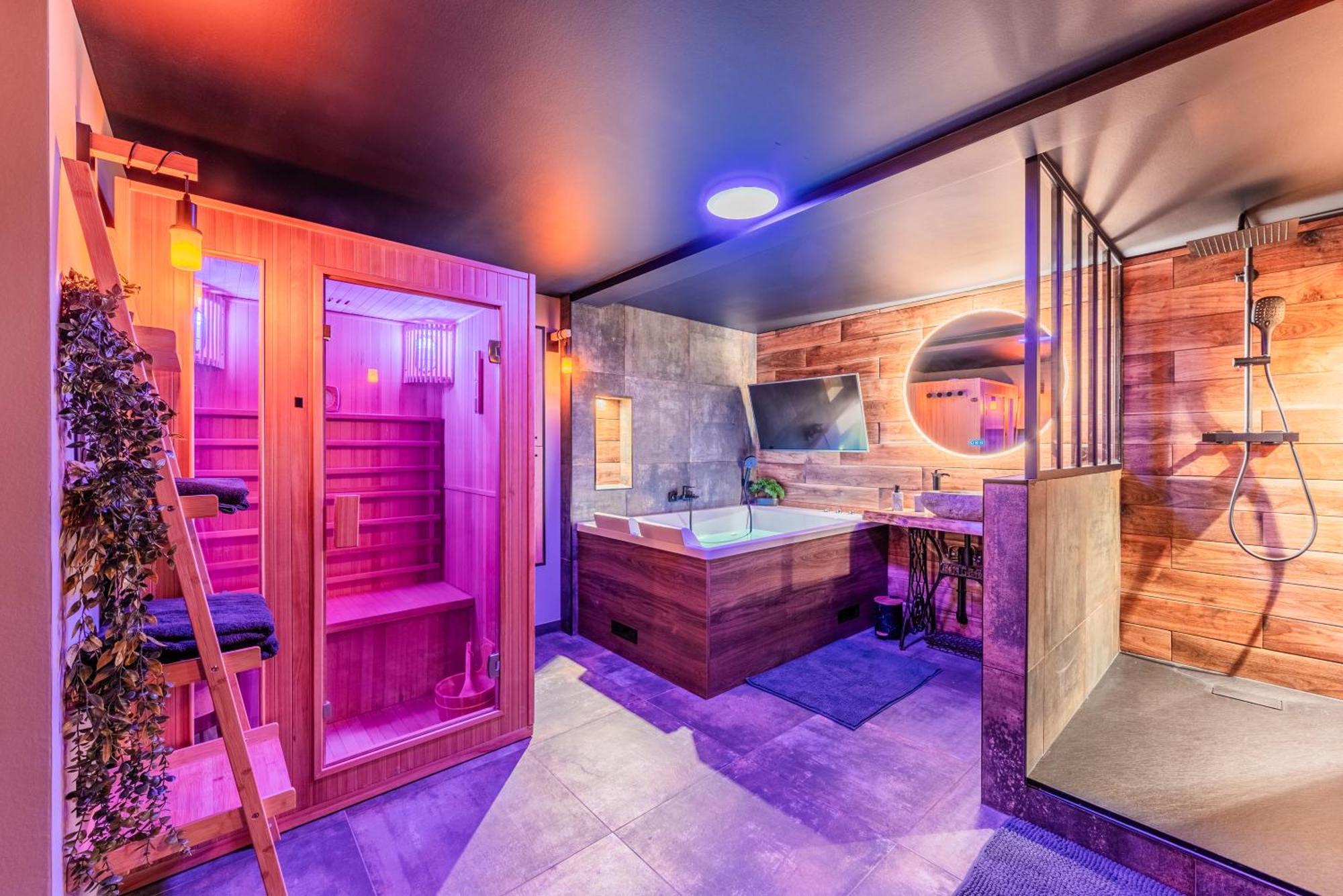 Love Room And Luxe Sous Les Colombages D'Alsace Drusenheim Exterior photo